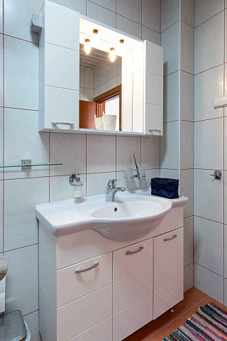 Sea view villa in Becici — photo 41