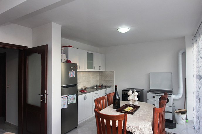 Two-storey house with sea view in Susanj