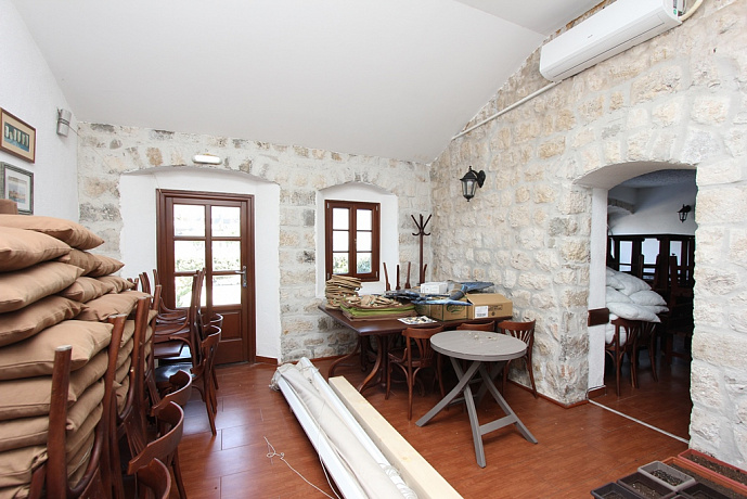 3648 Kotor Prcanj house with restaurant 3r 124m2