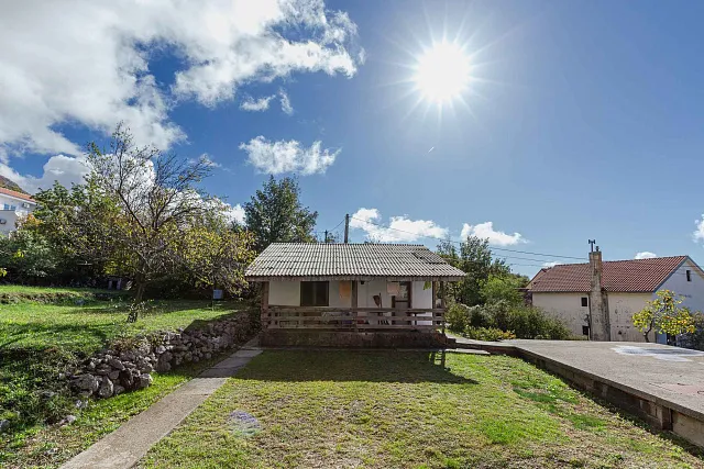 Urbanized Plot with Sea View and Own Water Source – Lapčići, 1,000 m² — photo 15