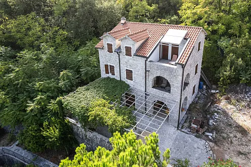 BEAUTIFUL STONE HOUSE IN LIPCI – AN AUTHENTIC HOME IN THE BAY OF KOTOR — photo 3