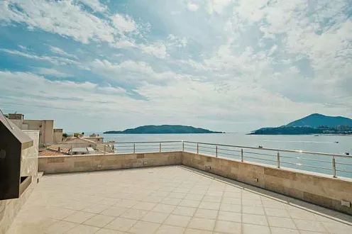 Two-story penthouse for sale in Rafailovici