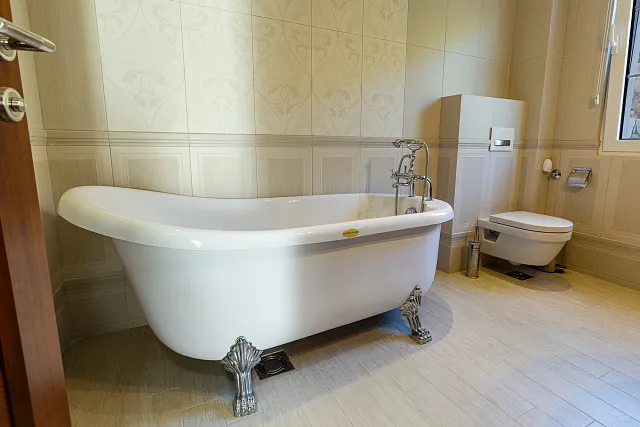 Elegance and serenity in a luxurious villa with natural views. — photo 39