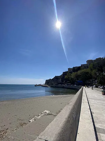 A house with a restaurant in a unique location in Ulcinj