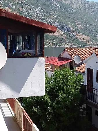 Apartment with sea view in Donji Stoliv