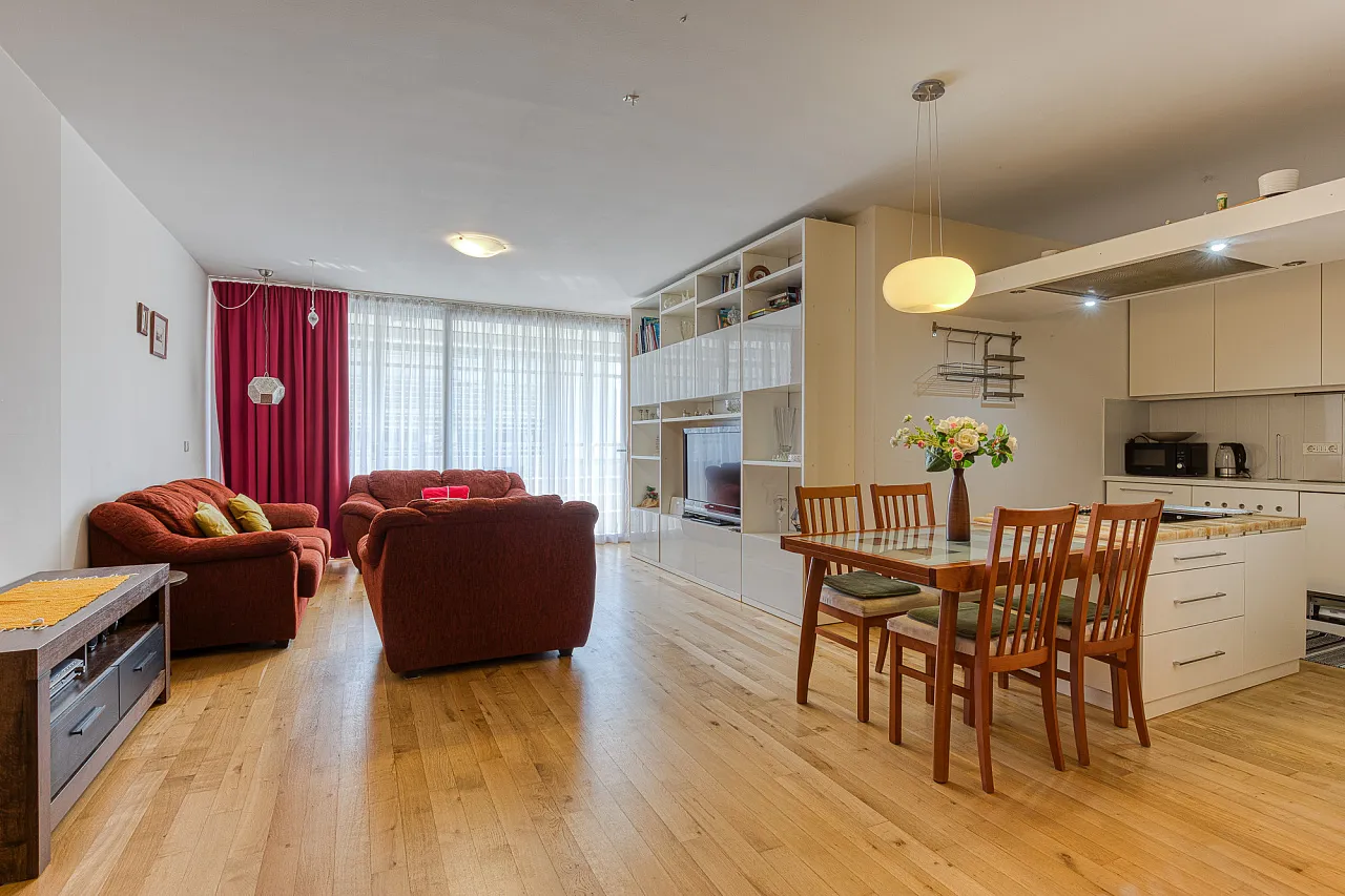 Modern, Comfortable, and Fully Equipped One-Bedroom Apartment Near the Beach