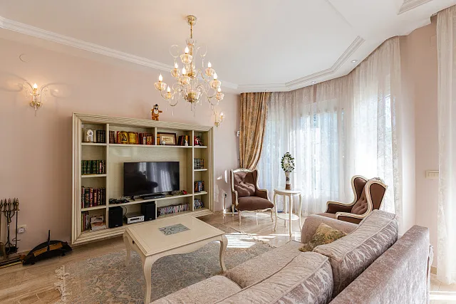Elegance and serenity in a luxurious villa with natural views. — photo 24