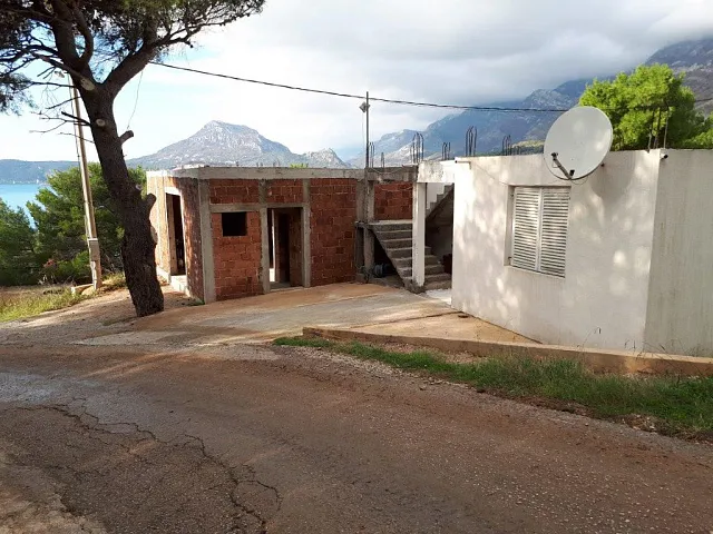 House with beautiful sea views in Bar