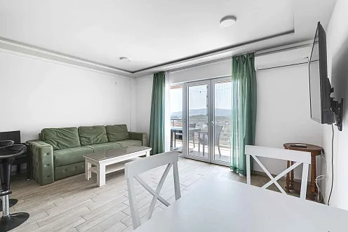Modern 55 m² Apartment with Parking in Tivat — photo 3