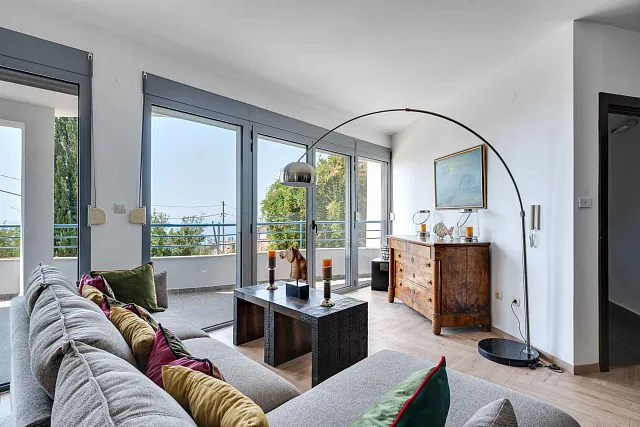 Luxury Investment Villa in Blizikuće – 3 Apartments, Pool & 120 m² Roof Terraces — photo 30