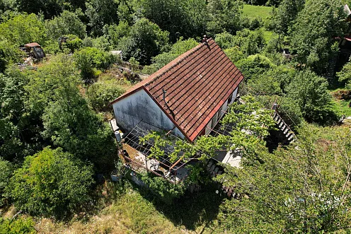 ATTRACTIVE LAND FOR SALE IN CETINJE – 1,000 m² BY THE ROAD — photo 3