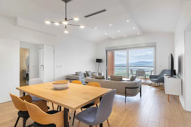 Luxury penthouse with spectacular sea views — photo 22