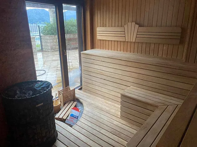 Вилла на первой линии в Крашичах, 240 м² — photo 13