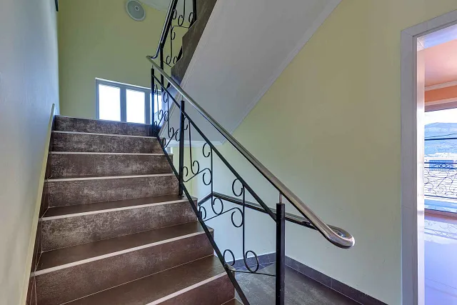 Spacious house with sea views in the picturesque area of ​​Djurashevichi — photo 36