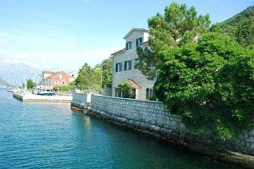 Villa in the bay on the first line