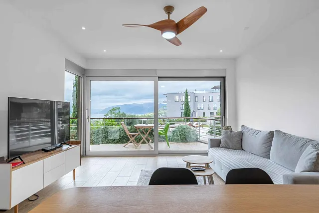 For Sale: Spacious Three-Bedroom Apartment with Sea View and a 40 m² Terrace — photo 16