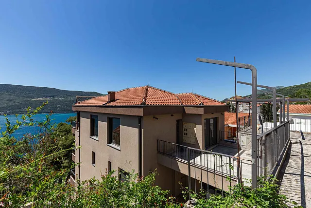 Excellent villa in the center of Herceg Novi — photo 36