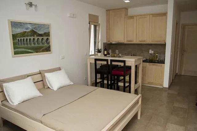 Mini hotel in Sutomore — photo 10