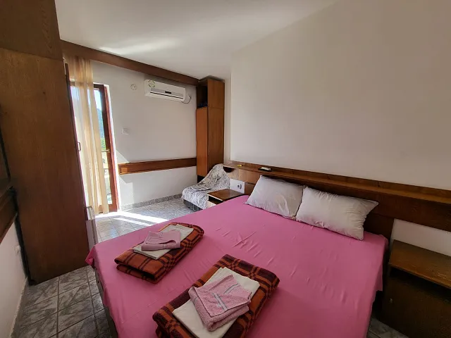 Hotel with 16 apartments in Buljarica — photo 4