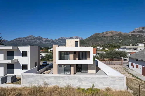 Modern House in Bar with Terrace and 3 Bedrooms
