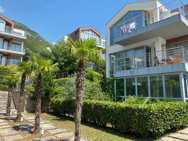 Apartment with a beautiful sea view for sale