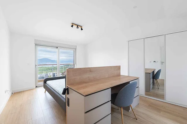 Luxury penthouse with spectacular sea views — photo 24