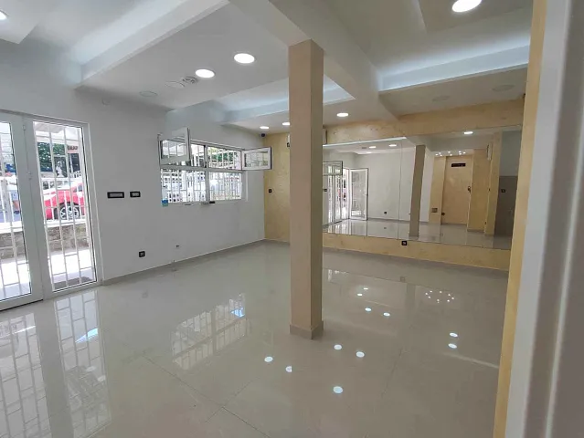 Commercial space with a terrace in Budva