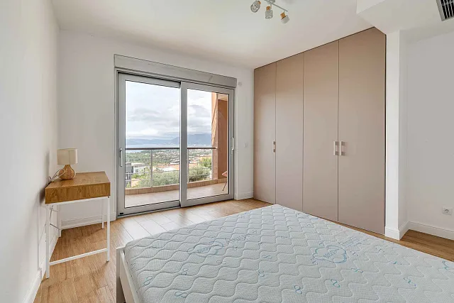 LUXURY THREE-BEDROOM APARTMENT WITH BREATHTAKING SEA VIEWS — photo 19