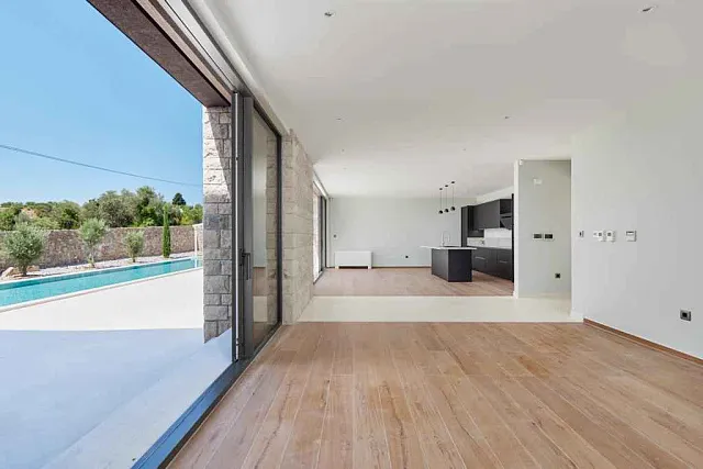 Luxury villa with pool and spectacular sea view — photo 9