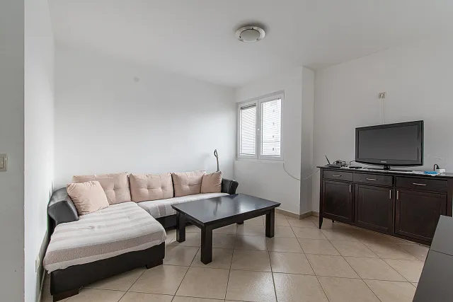 72 m² apartment in the center of Budva — photo 11