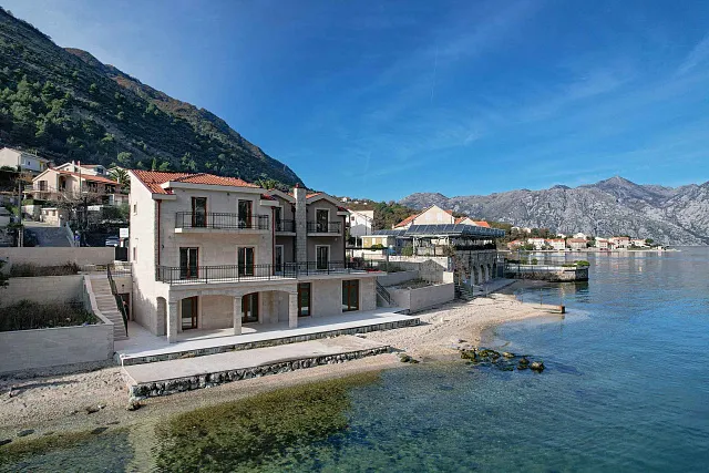 A luxurious three-story villa on the first sea line in  Kotor — photo 73