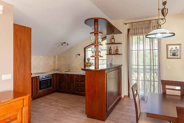 Elegance and serenity in a luxurious villa with natural views. — photo 12