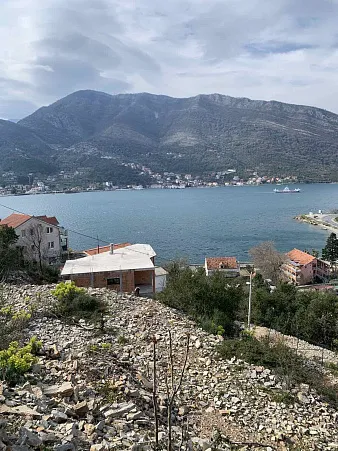 Plot in Lepetane