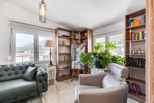 Two-storey spacious house in Sutomore