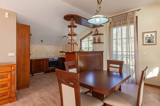 Elegance and serenity in a luxurious villa with natural views. — photo 10