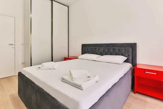 Three-bedroom apartment in Becici, 86m² — photo 8