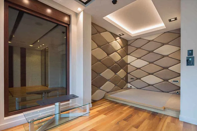 Super luxurious three-story triplex apartment with a jacuzzi and sauna — photo 12
