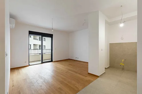 One bedroom apartment in Becici with a sea view