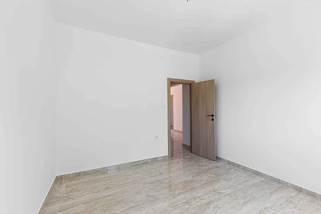 Renovated apartment in Tivat, 78 m² — photo 13