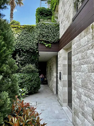 Luxurious apartment in Budva with sea view — photo 17