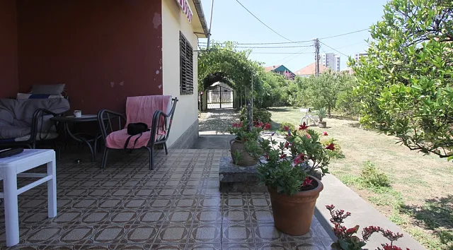 House with a beautiful courtyard in Bar — photo 10