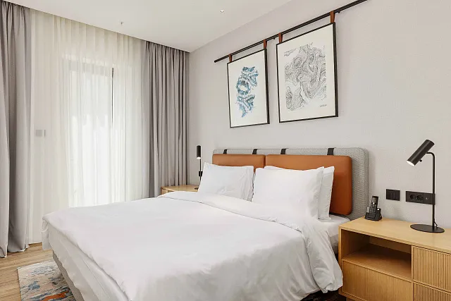 LUXURIOUS TWO BEDROOM APARTMENT — photo 9