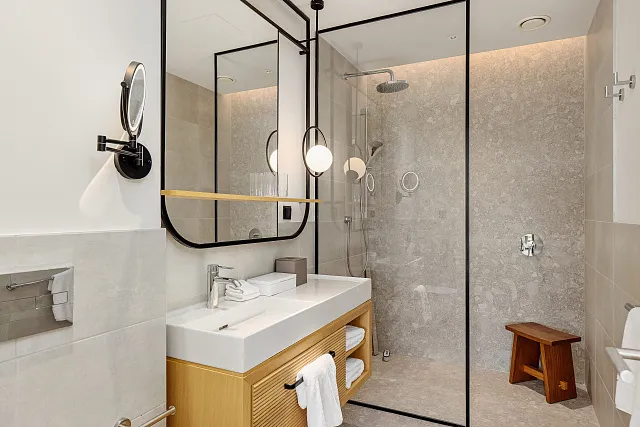 LUXURIOUS TWO BEDROOM APARTMENT — photo 14