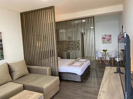 Studio apartment with partial sea view in Blizikuce