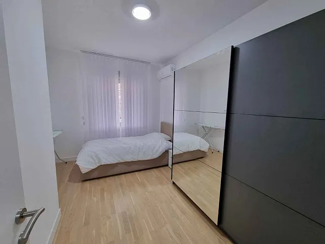 Spacious and Airy Apartment in the Heart of Budva — photo 7