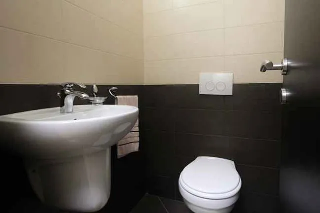 Furnished three-bedroom apartment in Budva — photo 10