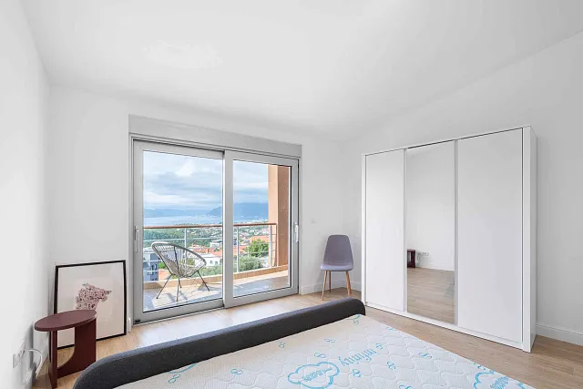 Luxury penthouse with spectacular sea views — photo 9