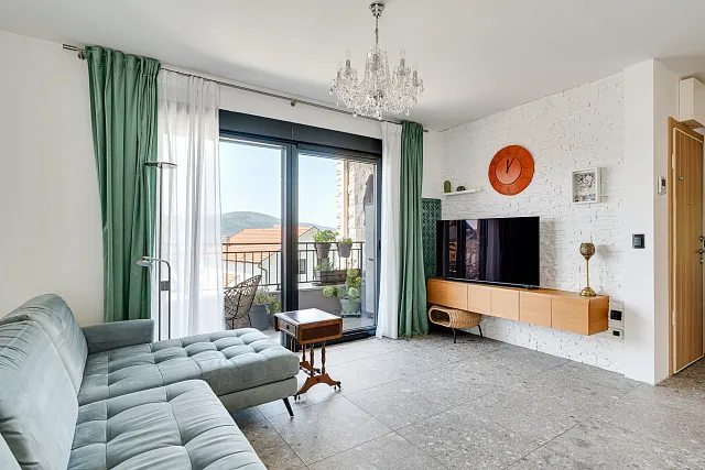 Modern three-bedroom apartment in the centre of Tivat with sea views — photo 10