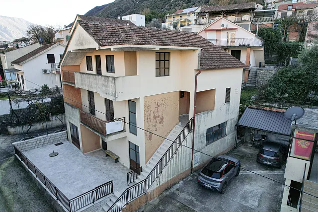 HOUSE FOR SALE – 270 m² – EXCEPTIONAL OPPORTUNITY IN PRČANJ!