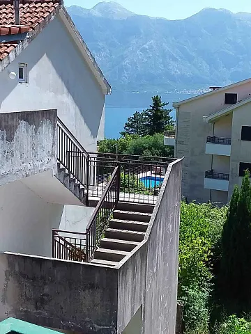 Apartment with sea view in Donji Stoliv — photo 17